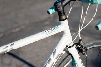 Used Trek Lexa (Compact) 2012 2012 Road & Gravel, White — image 5 of 12