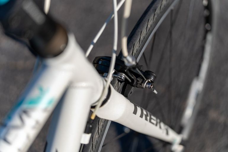 Used Trek Lexa (Compact) 2012 2012 Road & Gravel, White — image 3 of 12