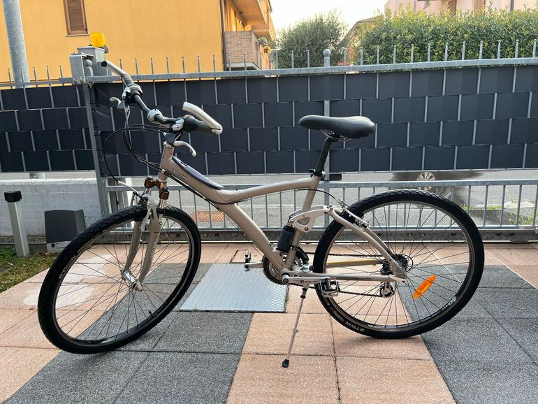 DECATHLON Custom Shimano Altus 2010 Urban d'occasion — image 2 sur 4