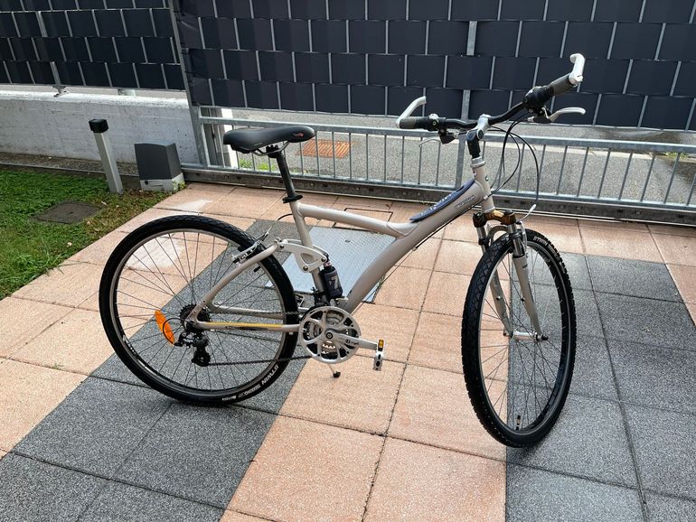 DECATHLON Custom Shimano Altus 2010 Urban d'occasion — image 1 sur 4