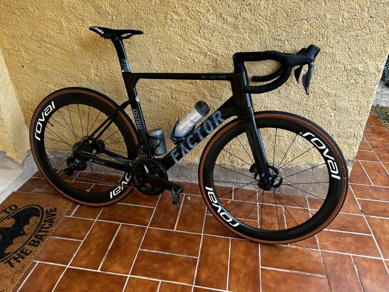 Gebrauchtes Factor Ostro Shimano Ultegra Di2 (12 Speed) 2022 Road & Gravel, Schwarz — Bild 1 von 5