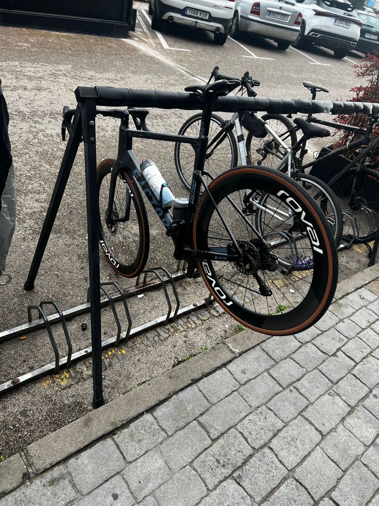 Gebrauchtes Factor Ostro Shimano Ultegra Di2 (12 Speed) 2022 Road & Gravel, Schwarz — Bild 2 von 5