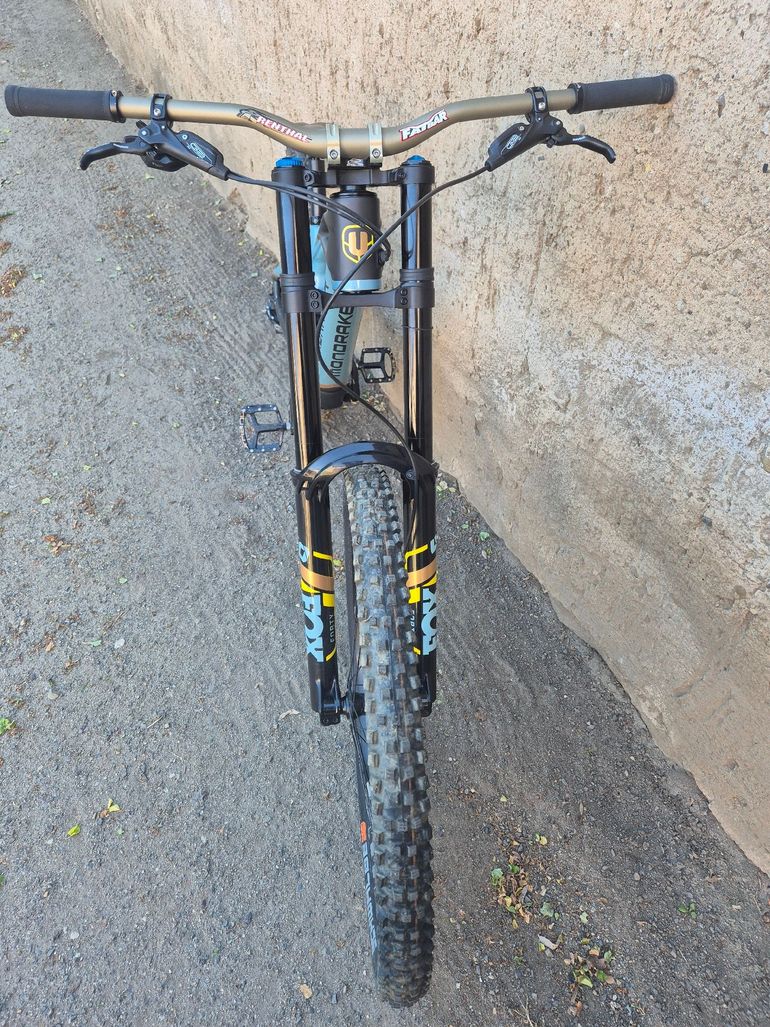 Tweedehands Mondraker SUMMUM CARBON R 2022 2022 Mountainbike — afbeelding 5 van 10