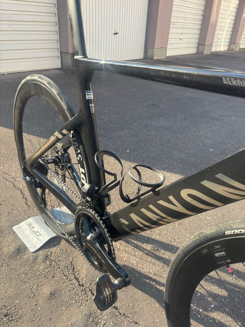 Canyon Aeroad CFR Di2 2026 2026 Road & Gravel d'occasion — image 9 sur 9