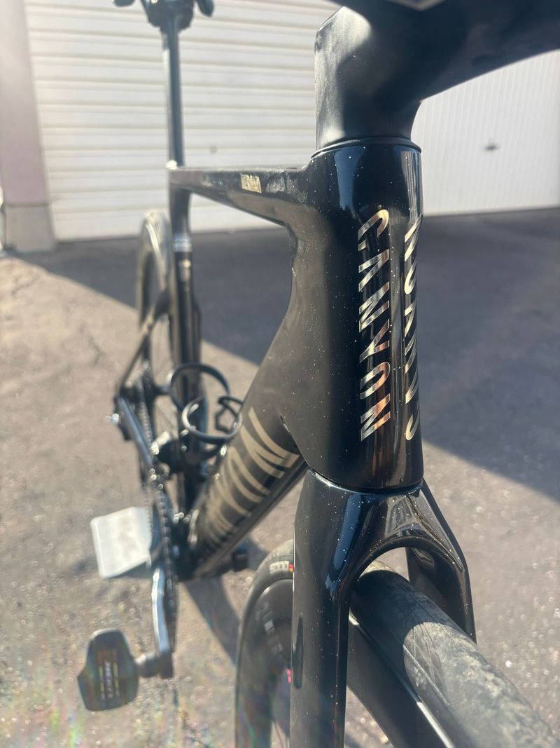 Canyon Aeroad CFR Di2 2026 2026 Road & Gravel d'occasion — image 8 sur 9