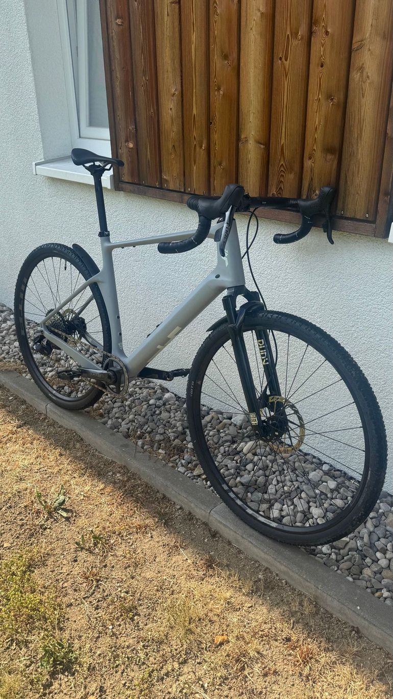 Gebrauchtes YT Custom SRAM Force eTap AXS 2023 Road & Gravel, Hellgrau — Bild 1 von 11