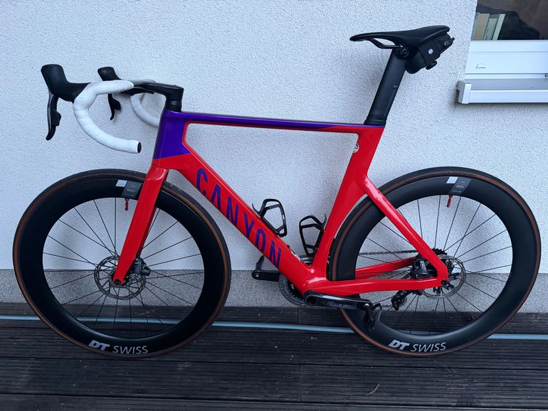Canyon Aeroad CF SLX 8 Disc eTap 2023 2023 Road & Gravel d'occasion — image 2 sur 8