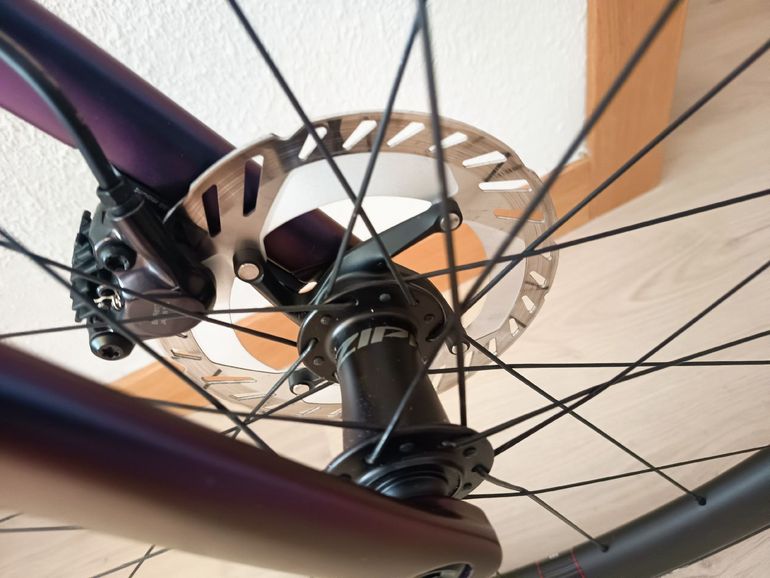 Brugt LOOK 795 BLADE RS MODELO EQUIPO PROFESIONAL COFIDIS ZIPP TOPE GAMA Custom Shimano Ultegra Di2 2025 Road & Gravel — billede 14 af 25