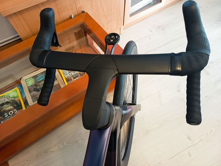 Brugt LOOK 795 BLADE RS MODELO EQUIPO PROFESIONAL COFIDIS ZIPP TOPE GAMA Custom Shimano Ultegra Di2 2025 Road & Gravel — billede 8 af 25