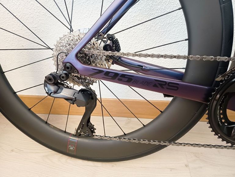 Brugt LOOK 795 BLADE RS MODELO EQUIPO PROFESIONAL COFIDIS ZIPP TOPE GAMA Custom Shimano Ultegra Di2 2025 Road & Gravel — billede 18 af 25