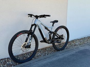 Gebrauchtes Focus JAM² SL 8.8 2023 2023 Mountainbike, Hellgrau — Bild 2 von 14