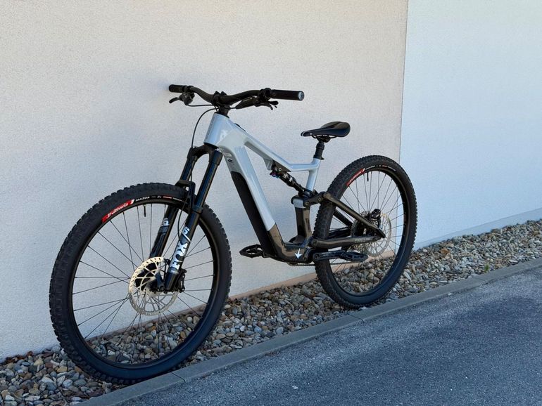 Gebrauchtes Focus JAM² SL 8.8 2023 2023 Mountainbike, Hellgrau — Bild 2 von 14