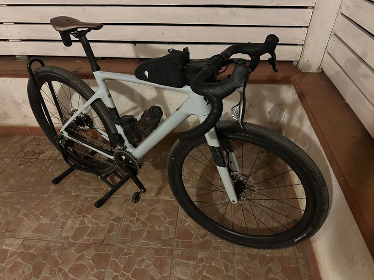 Gebrauchtes Scott Addict Gravel 20 2024 2024 Road & Gravel, Hellgrau — Bild 2 von 9
