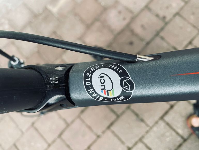 Bianchi Oltre Shimano Dura Ace 2017 Road & Gravel usato, Grigio chiaro — immagine 12 di 13
