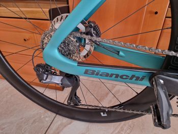 Used Bianchi Oltre PRO 2026 2026 Road & Gravel, Green — image 2 of 9