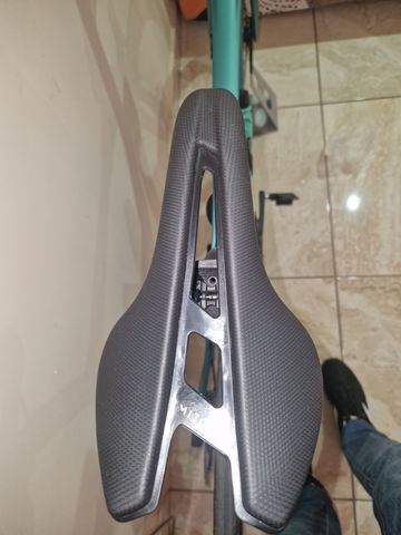 Used Bianchi Oltre PRO 2026 2026 Road & Gravel, Green — image 6 of 9
