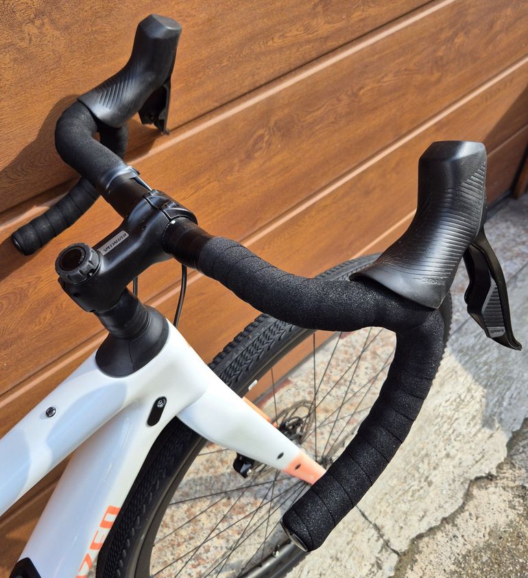 Used Specialized Diverge Expert Carbon 2023 2023 Road & Gravel, White — image 7 of 8