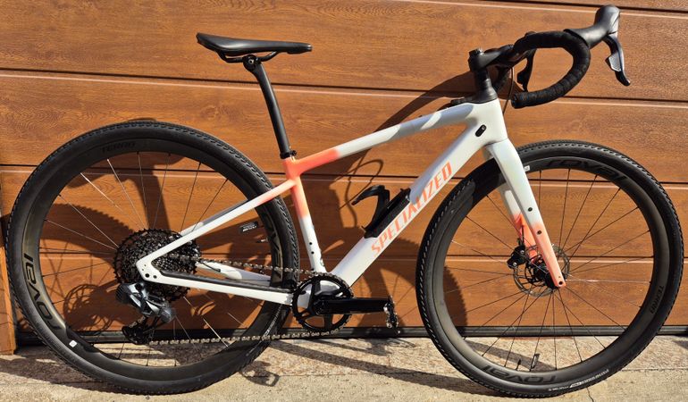 Used Specialized Diverge Expert Carbon 2023 2023 Road & Gravel, White — image 1 of 8