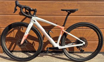 Used Specialized Diverge Expert Carbon 2023 2023 Road & Gravel, White — image 2 of 8