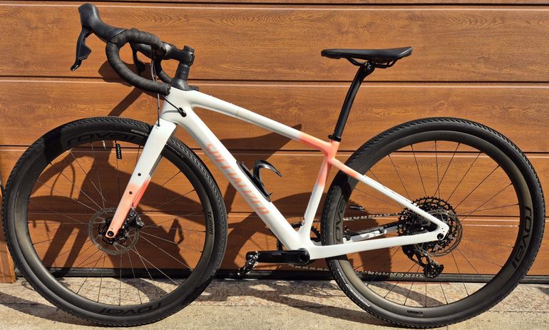Used Specialized Diverge Expert Carbon 2023 2023 Road & Gravel, White — image 2 of 8