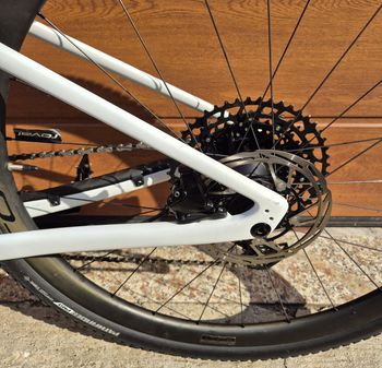 Used Specialized Diverge Expert Carbon 2023 2023 Road & Gravel, White — image 8 of 8