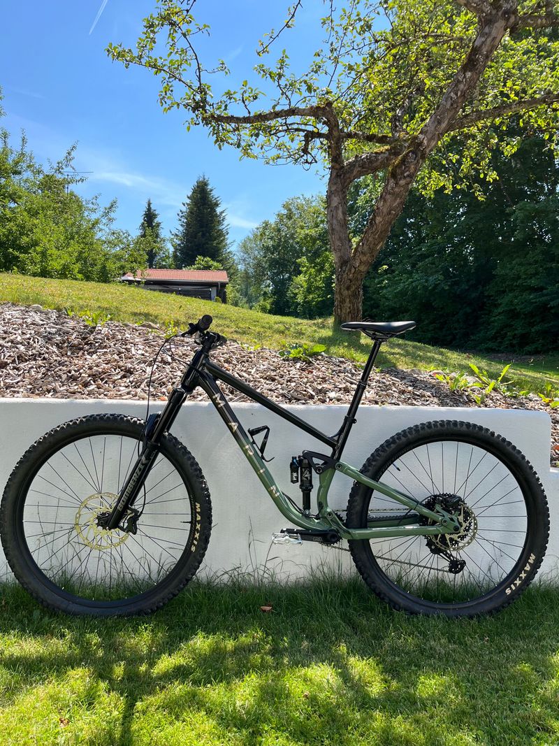 Used Marin Rift Zone XT 2025 Mountainbike, Black — image 2 of 13