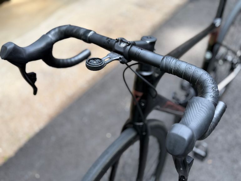 Used Giant Defy Advanced Pro 2 AXS 2023 2023 Road & Gravel, Light Gray — image 4 of 28