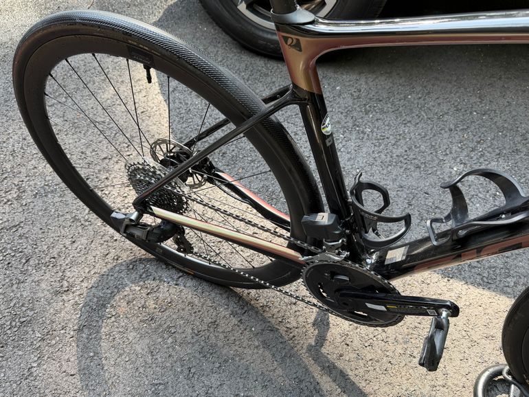 Used Giant Defy Advanced Pro 2 AXS 2023 2023 Road & Gravel, Light Gray — image 13 of 28