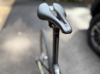 Used Giant Defy Advanced Pro 2 AXS 2023 2023 Road & Gravel, Light Gray — image 9 of 28