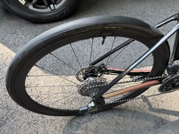 Used Giant Defy Advanced Pro 2 AXS 2023 2023 Road & Gravel, Light Gray — image 12 of 28
