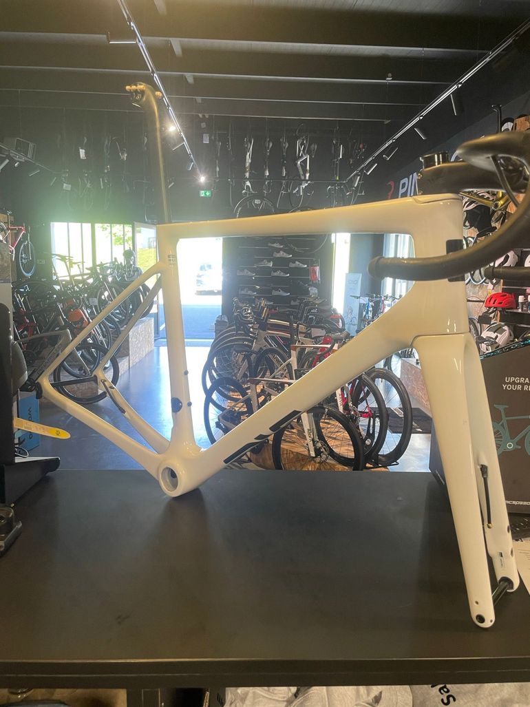 Used Enve Melee Frameset 2024 Road & Gravel, White — image 3 of 4