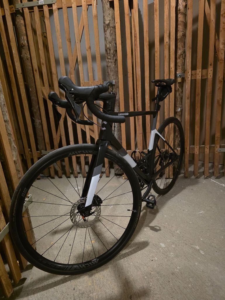 Gebrauchtes Cannondale SuperSix EVO Carbon Disc 105 2024 2024 Road & Gravel, Schwarz — Bild 12 von 16