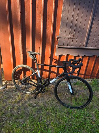 Gebrauchtes Cannondale SuperSix EVO Carbon Disc 105 2024 2024 Road & Gravel, Schwarz — Bild 3 von 16