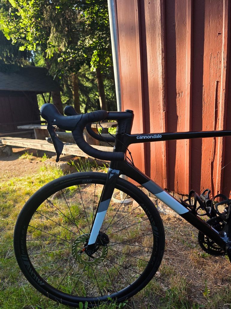 Gebrauchtes Cannondale SuperSix EVO Carbon Disc 105 2024 2024 Road & Gravel, Schwarz — Bild 5 von 16