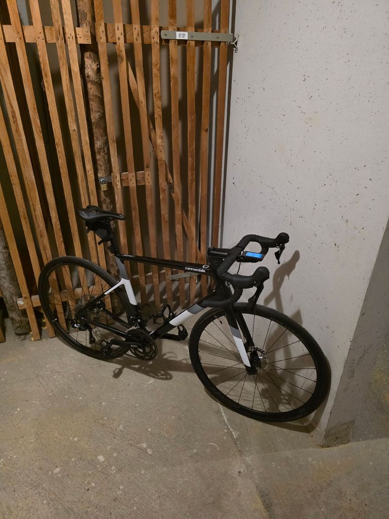 Gebrauchtes Cannondale SuperSix EVO Carbon Disc 105 2024 2024 Road & Gravel, Schwarz — Bild 13 von 16