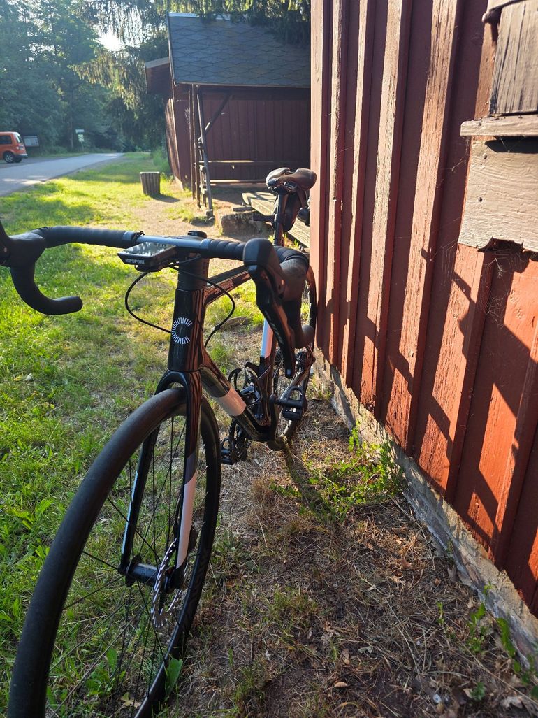 Gebrauchtes Cannondale SuperSix EVO Carbon Disc 105 2024 2024 Road & Gravel, Schwarz — Bild 2 von 16