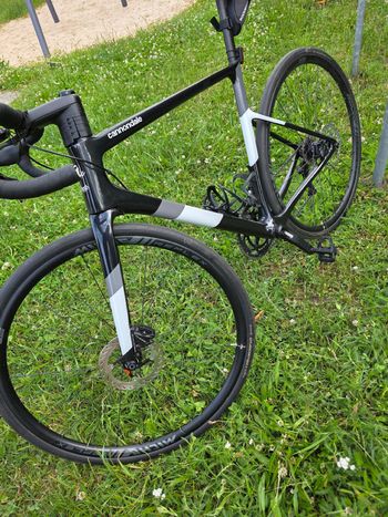 Gebrauchtes Cannondale SuperSix EVO Carbon Disc 105 2024 2024 Road & Gravel, Schwarz — Bild 7 von 16