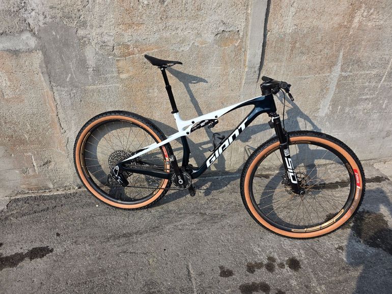 Used Giant Anthem Advanced SL 0 2026 2026 Mountainbike, White, 29 — image 1 of 9