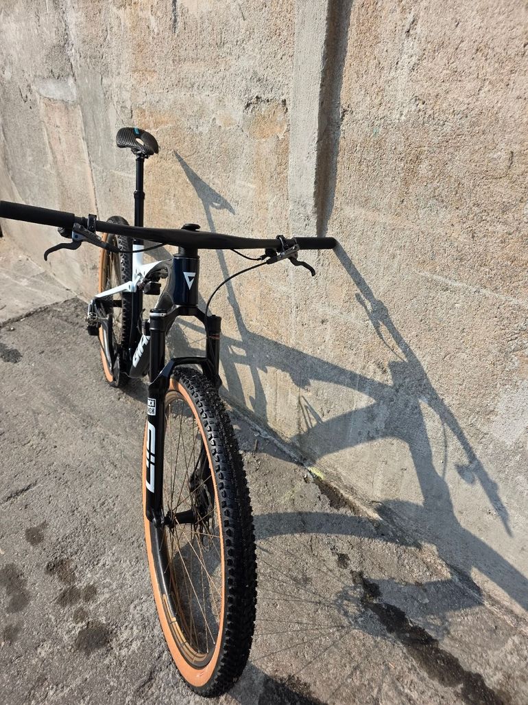 Used Giant Anthem Advanced SL 0 2026 2026 Mountainbike, White, 29 — image 3 of 9