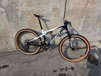 Used Giant Anthem Advanced SL 0 2026 2026 Mountainbike, White, 29 — image 2 of 9