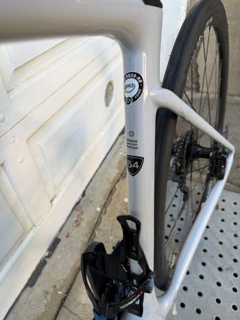 Used Specialized Roubaix Sport 2020 2020 Road & Gravel, Light Gray — image 8 of 10