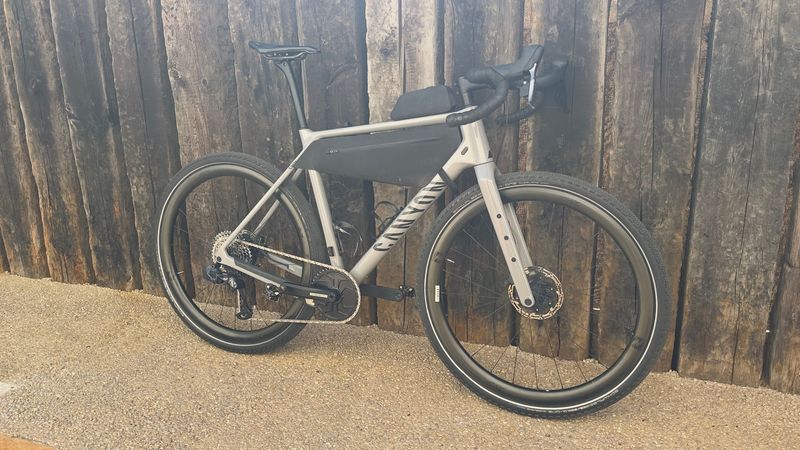 Gebrauchtes Canyon Grizl SRAM XX1 Eagle AXS 2024 Road & Gravel, Hellgrau — Bild 18 von 18