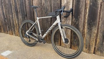 Gebrauchtes Canyon Grizl SRAM XX1 Eagle AXS 2024 Road & Gravel, Hellgrau — Bild 2 von 18