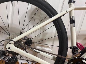 Used Trek Checkpoint ALR 5 2023 2023 Road & Gravel, White — image 6 of 7
