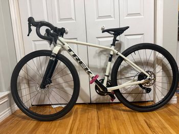 Used Trek Checkpoint ALR 5 2023 2023 Road & Gravel, White — image 2 of 7