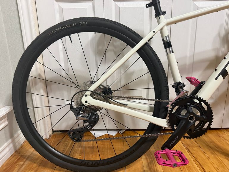 Used Trek Checkpoint ALR 5 2023 2023 Road & Gravel, White — image 7 of 7