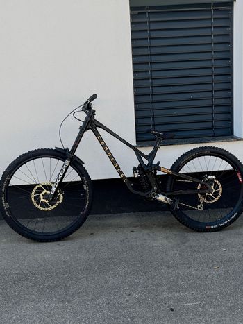 Used Commencal SUPREME DH V5 ROCKSHOX 2024 Frameset 2024 MTB