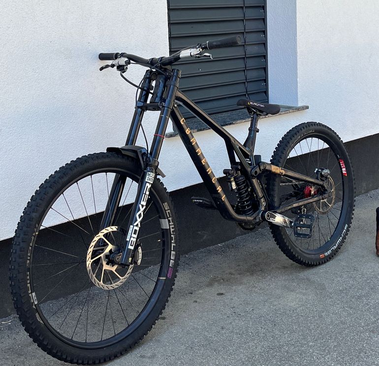 Used Commencal SUPREME DH V5 ROCKSHOX 2024 Frameset 2024 Mountainbike, Black, 29, 27.5 — image 3 of 4