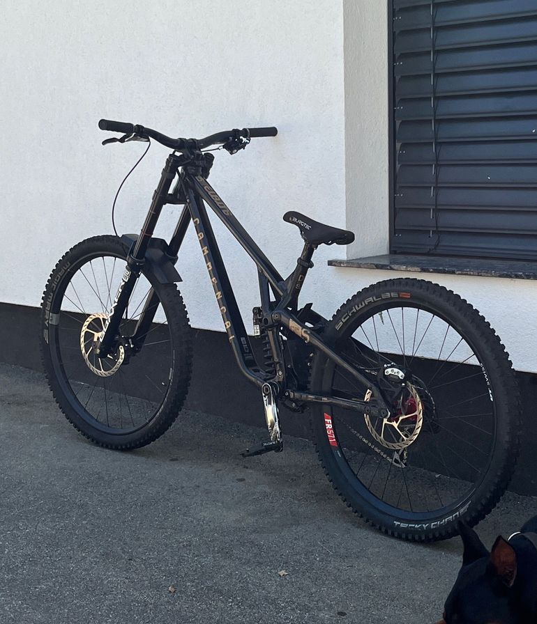 Used Commencal SUPREME DH V5 ROCKSHOX 2024 Frameset 2024 Mountainbike, Black, 29, 27.5 — image 4 of 4