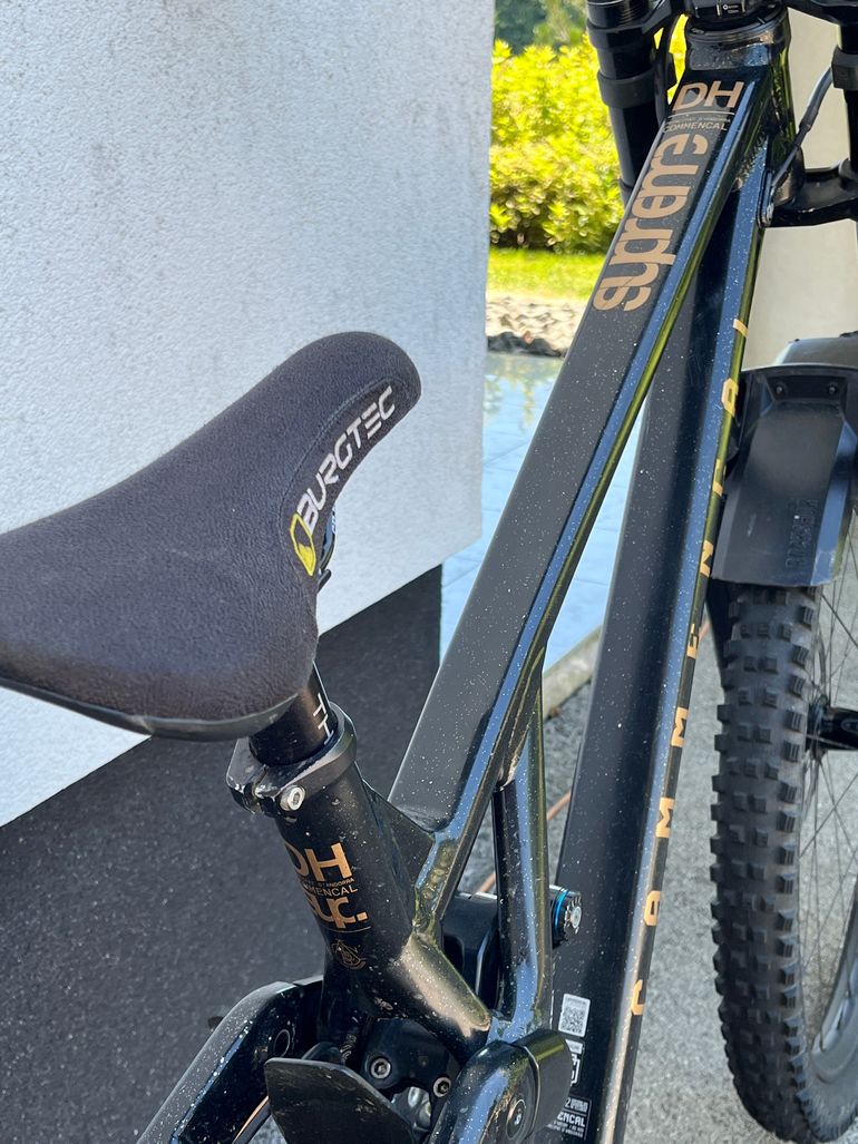 Used Commencal SUPREME DH V5 ROCKSHOX 2024 Frameset 2024 Mountainbike, Black, 29, 27.5 — image 2 of 4